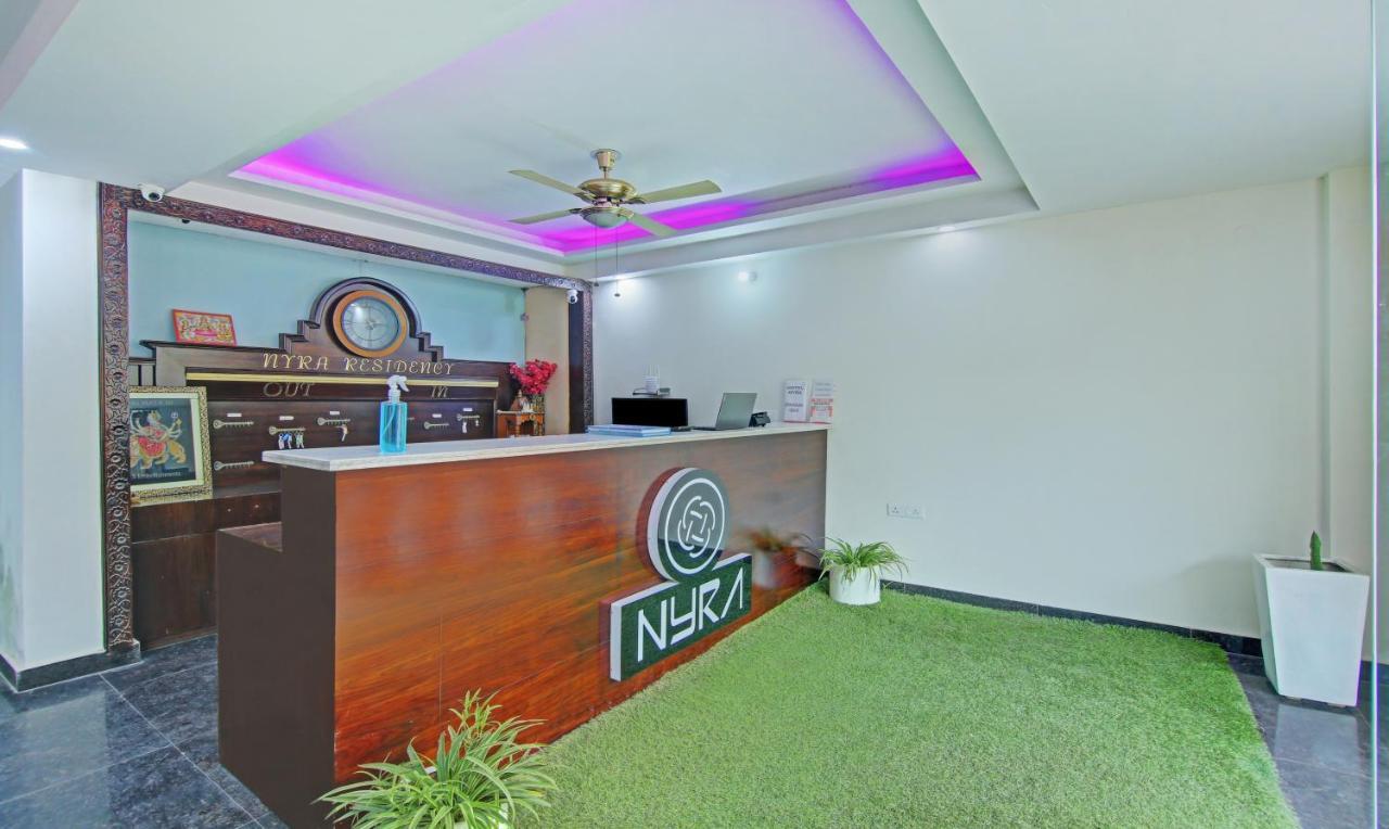 Itsy Hotels Nyra Гургаон Экстерьер фото