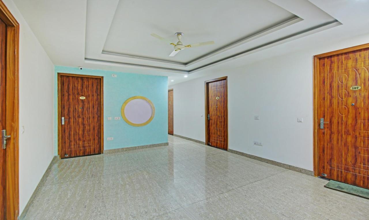 Itsy Hotels Nyra Гургаон Экстерьер фото